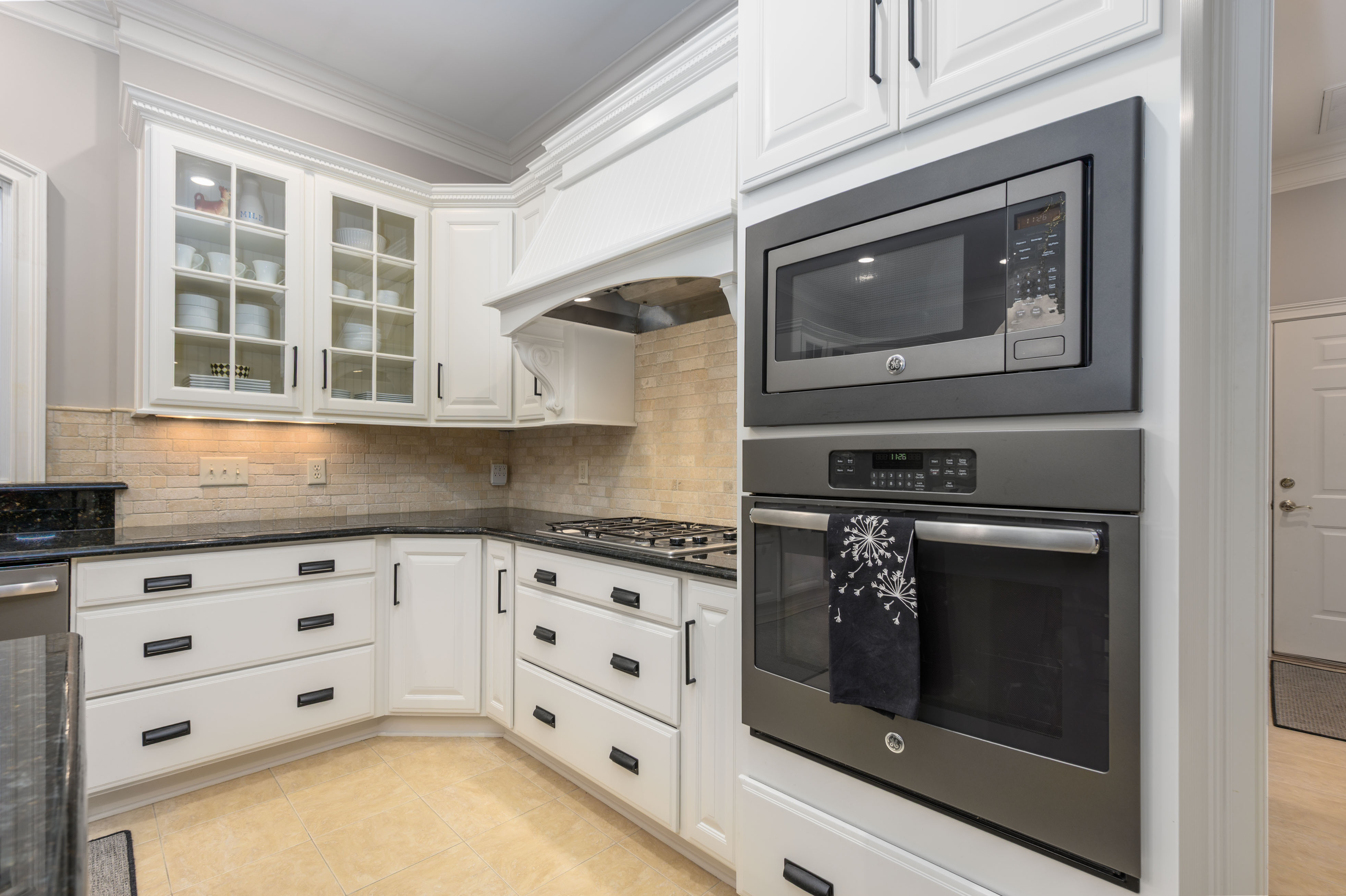 1320 Dejarnet Place image 18